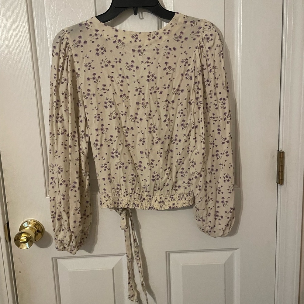 3/$15 American Eagle Wrap Around Top - Picture 3 of 4